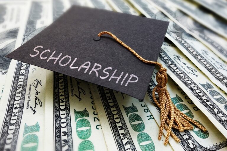 how to win scholarships