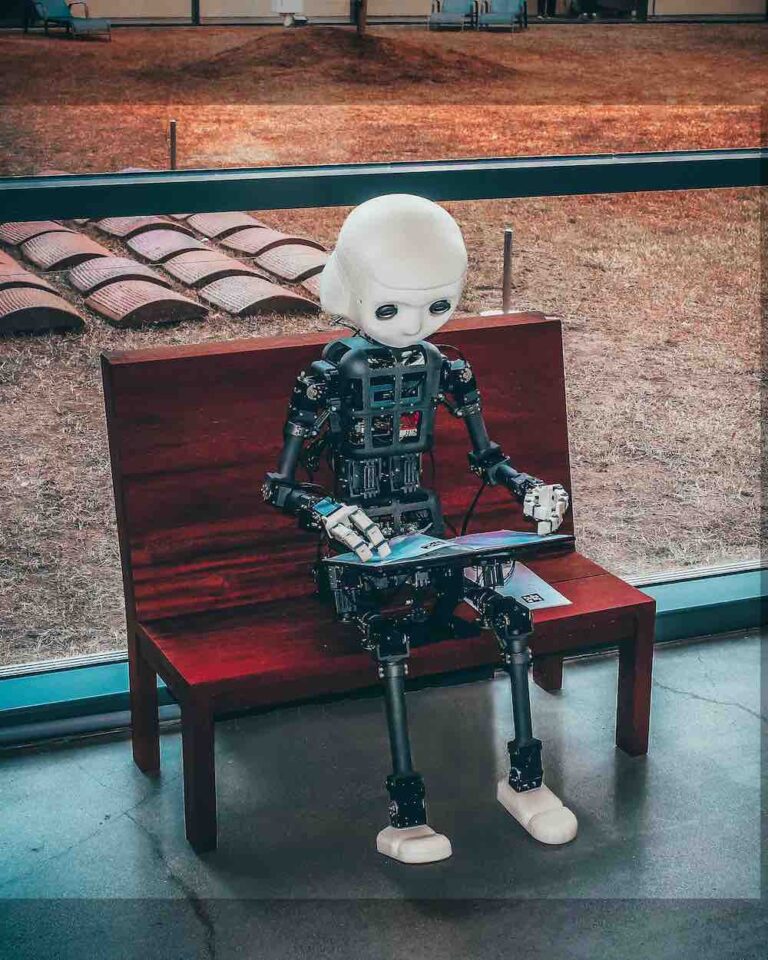 A photo which illustrates International College Counselors sharing major reasons for why students should NOT use AI/ChatGPT to write their college admissions essays.